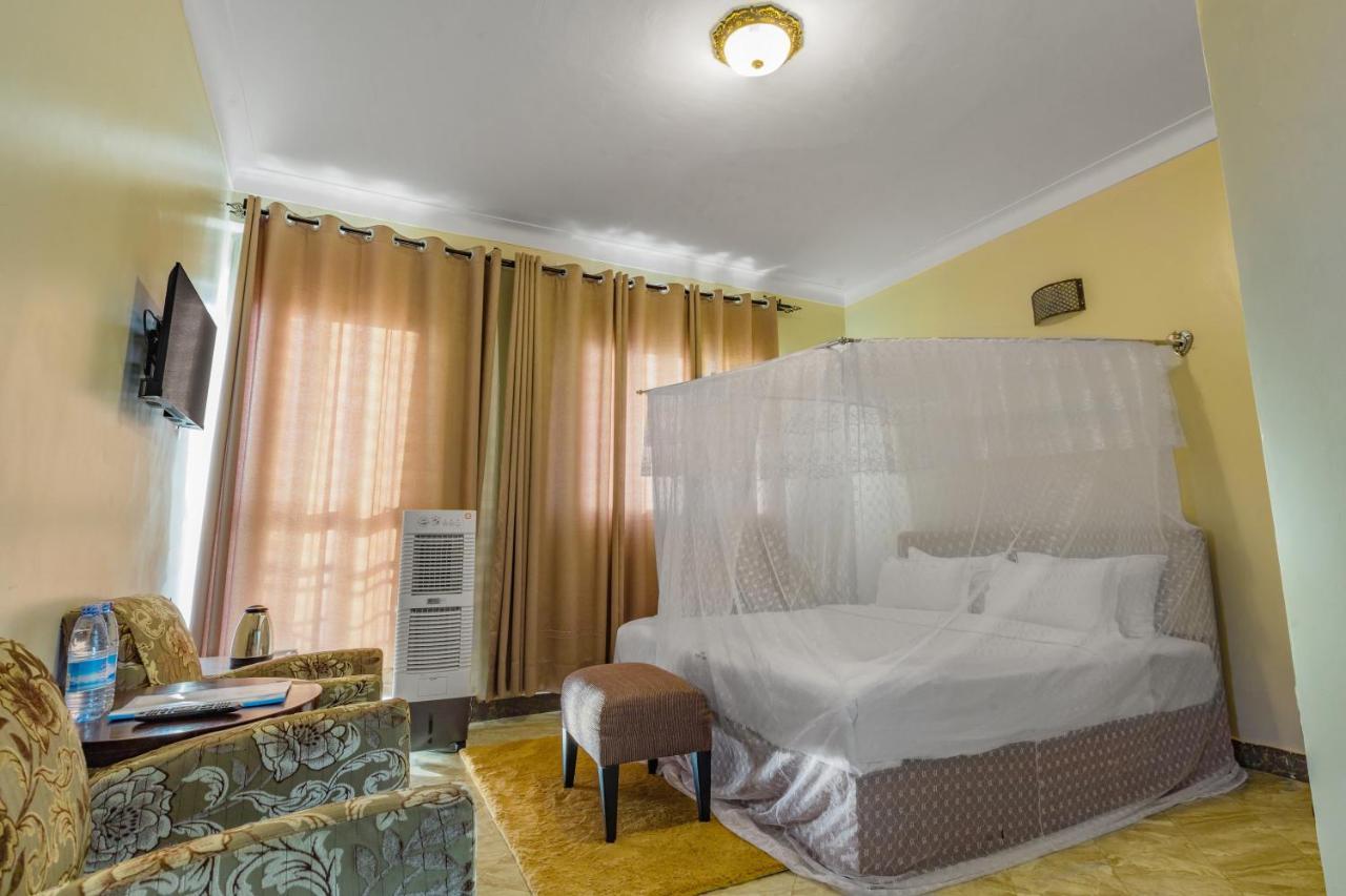 Santa Maria Hotel Entebbe Ngoại thất bức ảnh