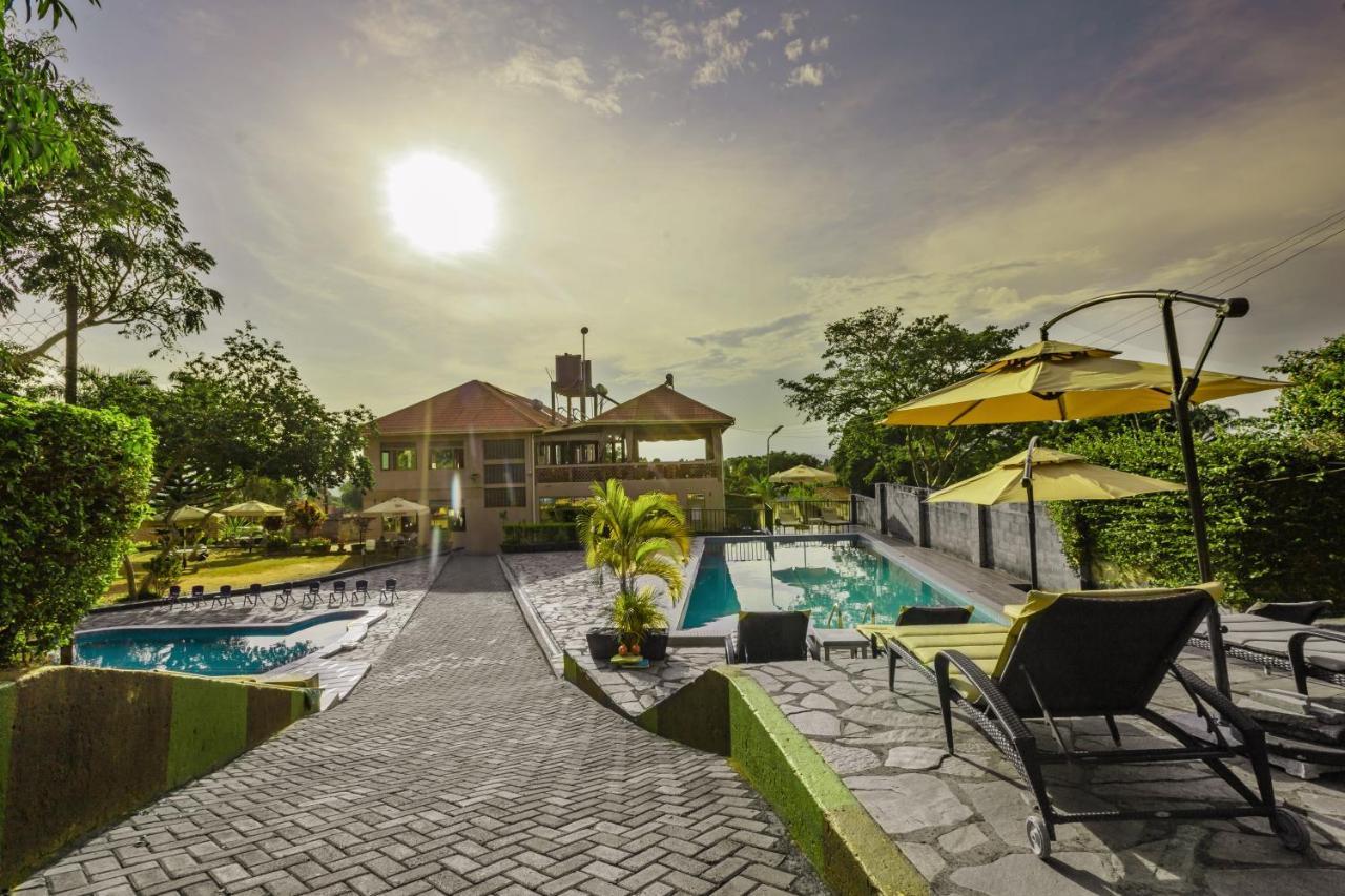 Santa Maria Hotel Entebbe Ngoại thất bức ảnh