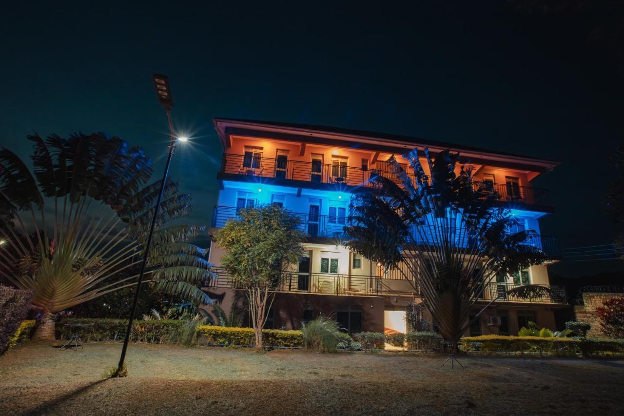 Santa Maria Hotel Entebbe Ngoại thất bức ảnh