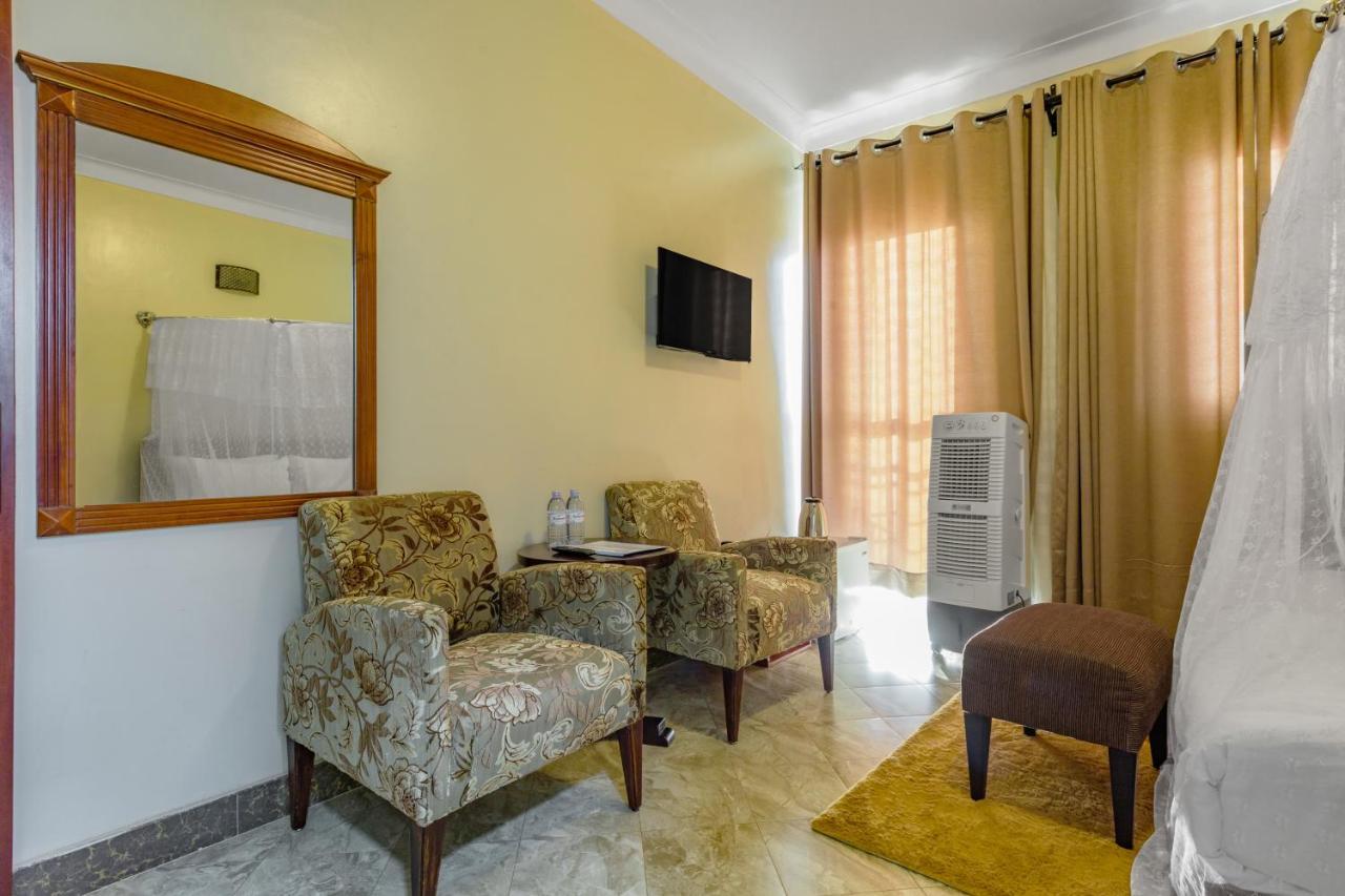 Santa Maria Hotel Entebbe Ngoại thất bức ảnh