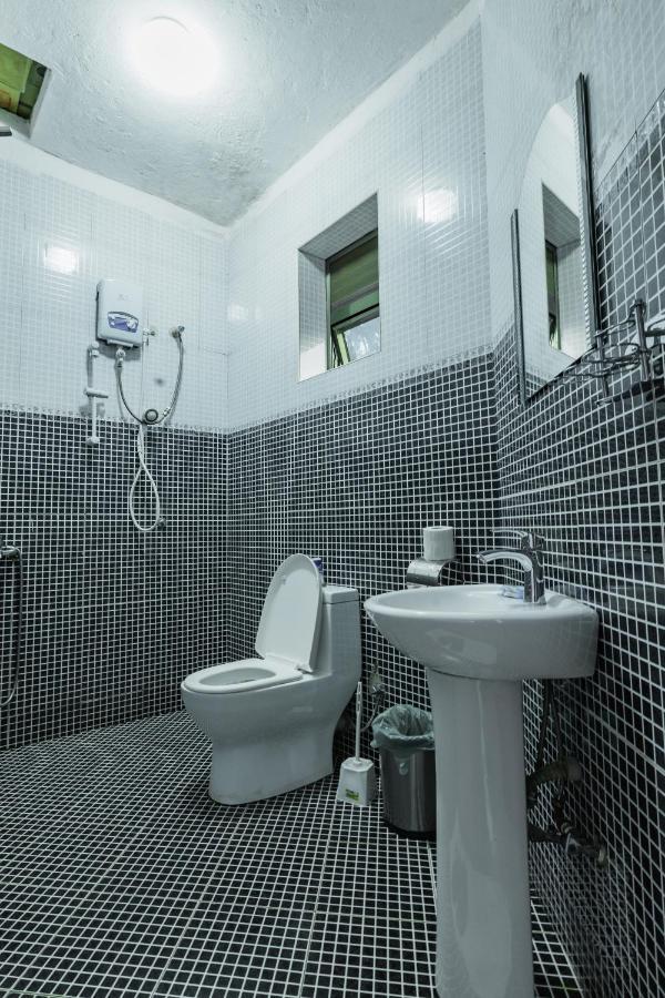 Santa Maria Hotel Entebbe Ngoại thất bức ảnh