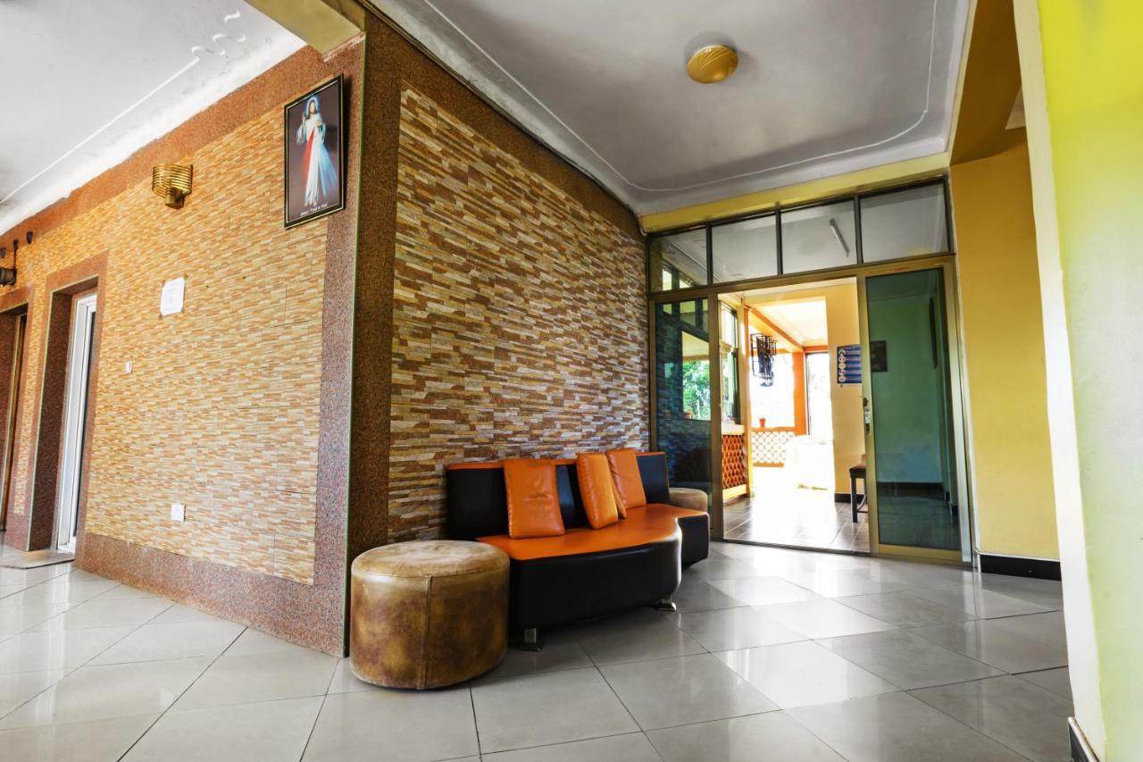Santa Maria Hotel Entebbe Ngoại thất bức ảnh