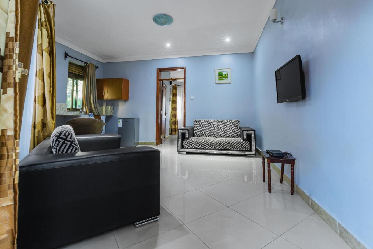 Santa Maria Hotel Entebbe Ngoại thất bức ảnh