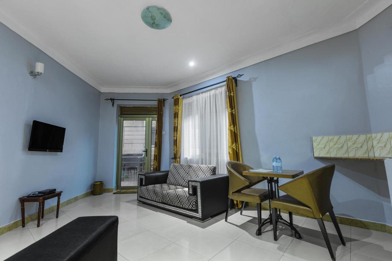 Santa Maria Hotel Entebbe Ngoại thất bức ảnh