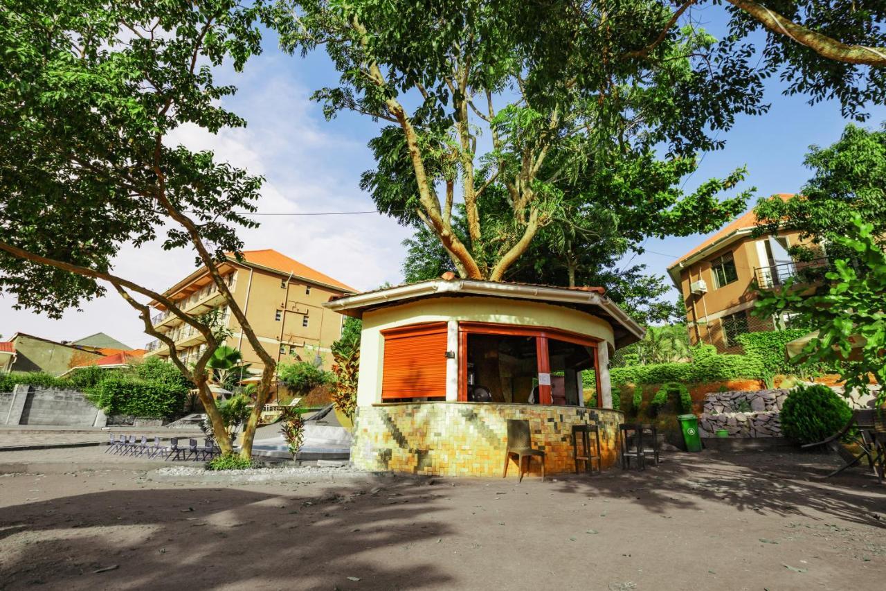 Santa Maria Hotel Entebbe Ngoại thất bức ảnh